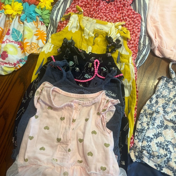 Girls 3 month Assorted Baby Clothing Bundle for warm weather spring and summer - Picture 4 of 8